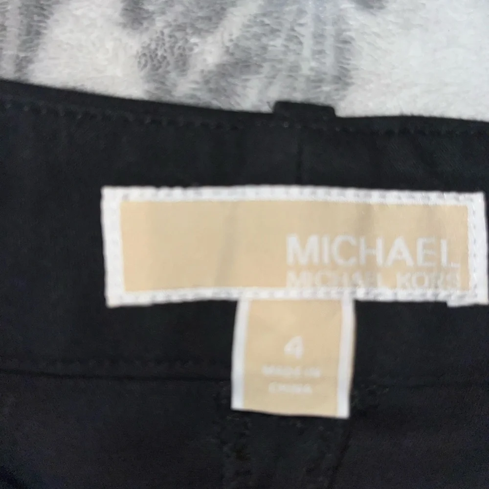 Michael Kors Women’s Size 4 Black Shorts - Picture 3 of 3